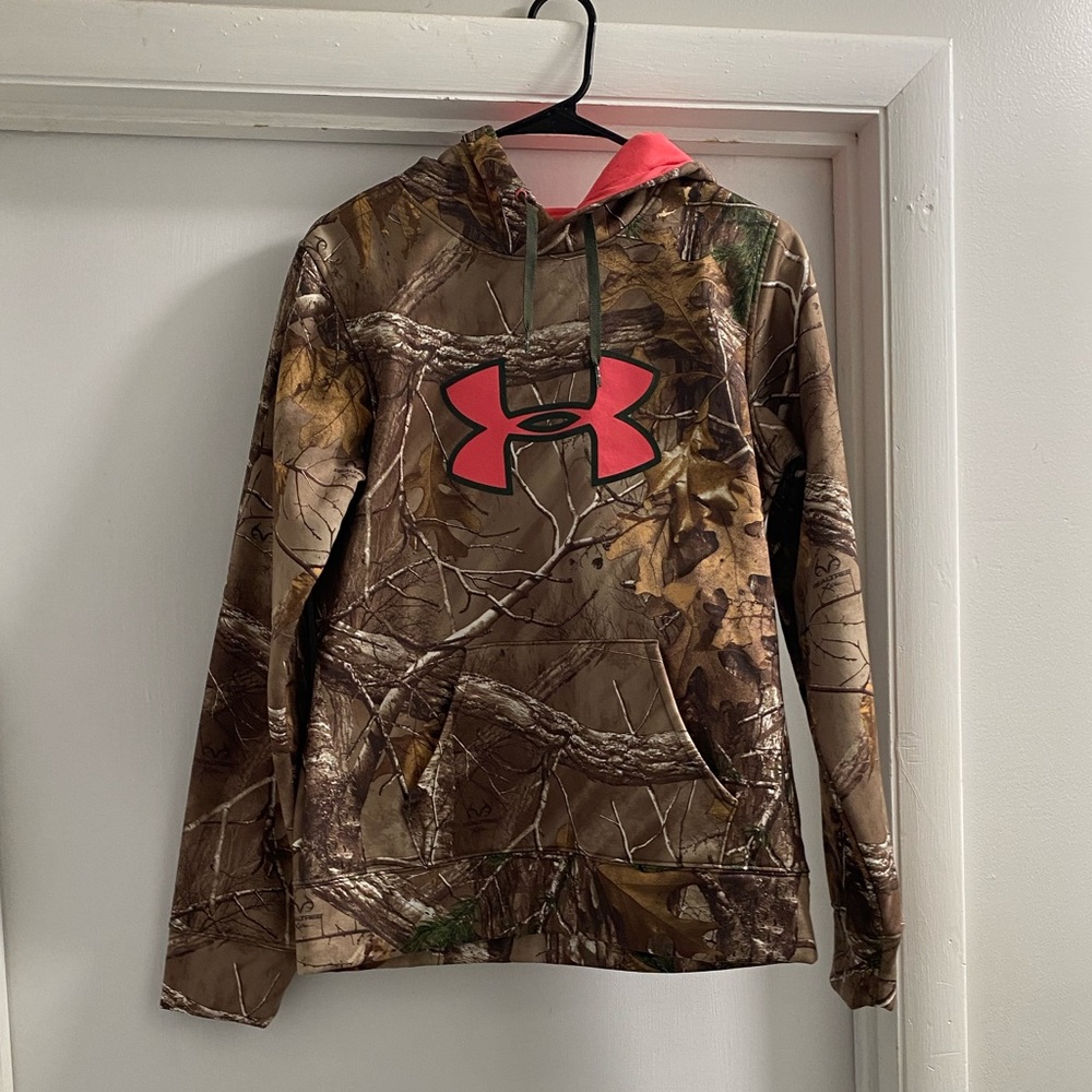 Women’s Camo Under Armor, Size Medium, Hoodie!
